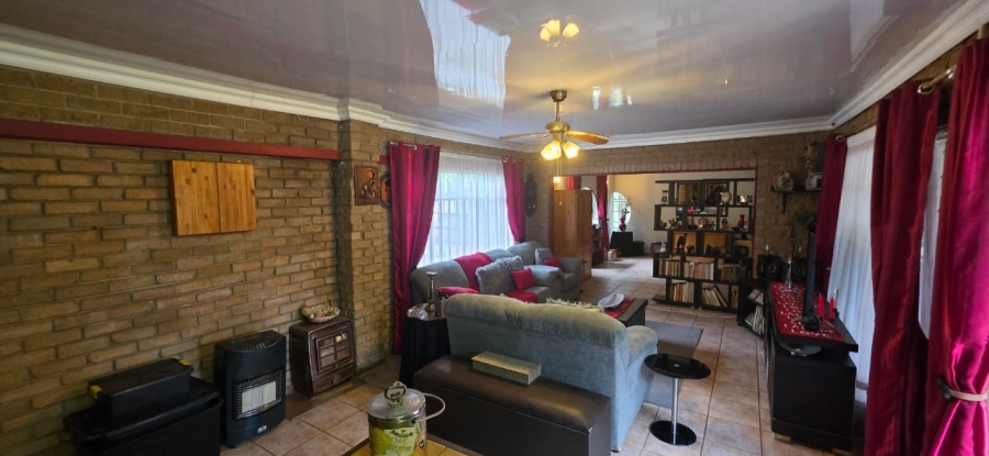 3 Bedroom Property for Sale in Flimieda North West